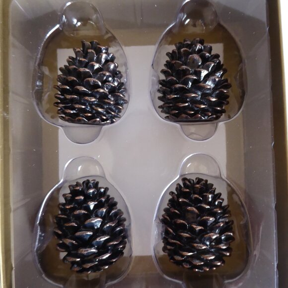 2013 WILLIAM SONOMA PINECONE METAL PLACE CARD NAME HOLDERS (NEW) 2 BOXES (8 QTY) - Picture 3 of 3